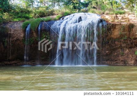 Prenn Waterfall. Da lat. Vietnam Prenn Waterfall. Da lat. Vietnam 10164111