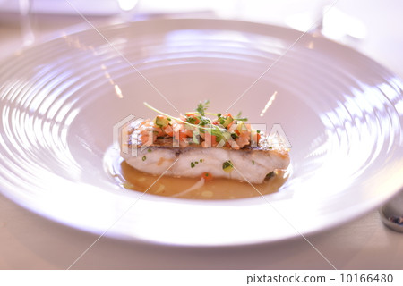 Sautéed sake 10166480