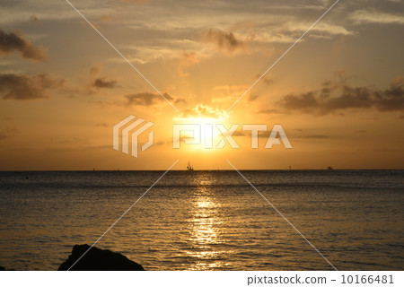Sunset from Waikiki Beach 10166481