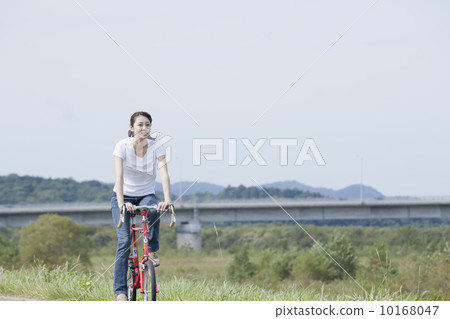 A bicycle 10168047