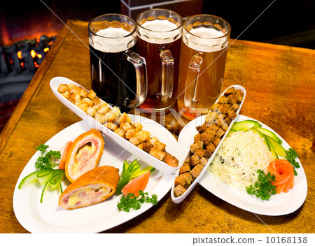 beer with snack 10168138