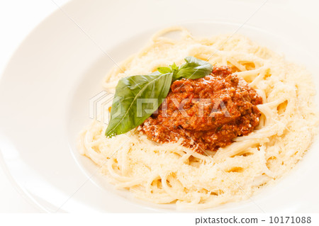 delicious pasta plate 10171088