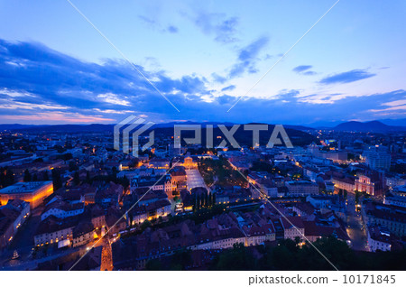 Evening scenery of old city of Slovenia Ljubljana 10171845