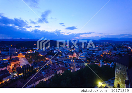 Evening scenery of old city of Slovenia Ljubljana Evening scenery of old city of Slovenia Ljubljana 10171859