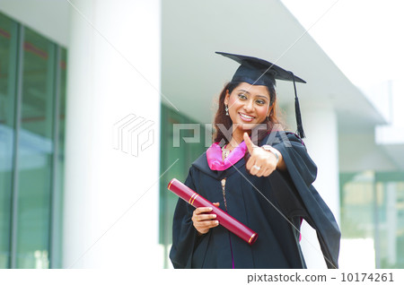 Thumb up graduate Thumb up graduate 10174261