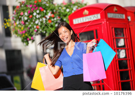 Shopping woman in London Shopping woman in London 10176396