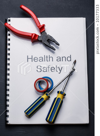 Pliers and screwdrivers 10177333