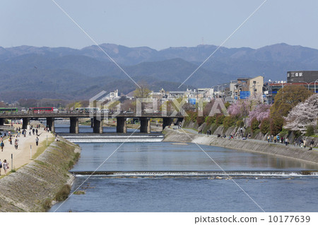 Sanjo Ohashi和Kamogawa 10177639