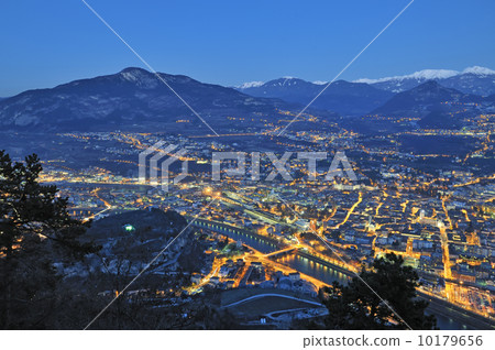Overview of Trento in night time 10179656