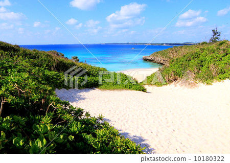 Miyakojima sandy beach beautiful sea 10180322