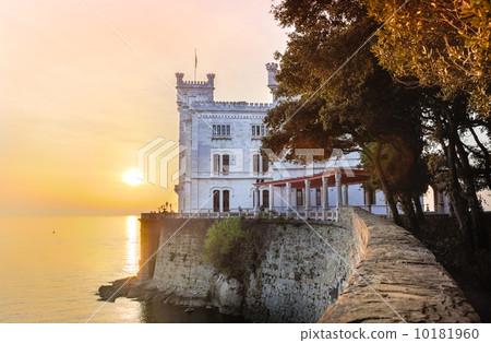Miramare Castle, Trieste, Italy, Europe. 10181960