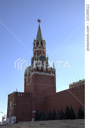 Spasskaya tower of Moscow Kremlin. Red square, Moscow, Russia 10189822
