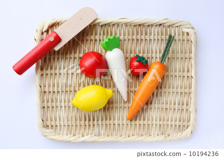 Saber and wooden whole view Saber and wooden whole view 10194236