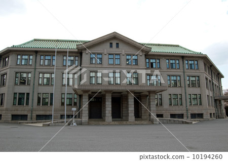 春天皇宮幹街公共皇室代辦處 春天皇宮幹街公共皇室代辦處 10194260