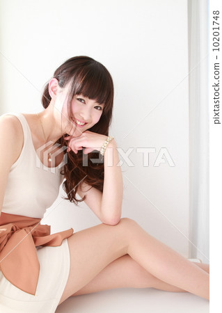 年輕的長發女人 10201748