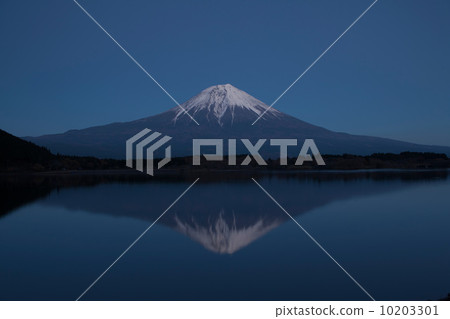 Mt. Fuji at night in the Lake Tanuki Mt. Fuji at night in the Lake Tanuki 10203301