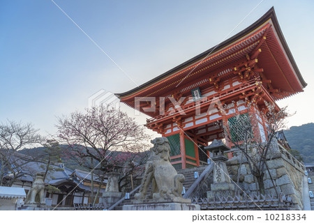 Kiyomizu-dera Temple Niomon Gate Kiyomizu-dera Temple Niomon Gate 10218334