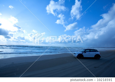mini, blue sky, coast 10218591