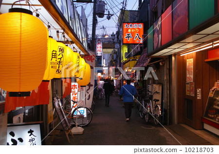 大阪·十三個飲酒小鎮的街道 大阪·十三個飲酒小鎮的街道 10218703