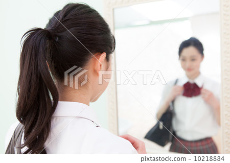 學校的女生 10218884