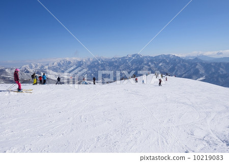 Hakuba Happo-one Ski Resort - View from the summit slope 10219083