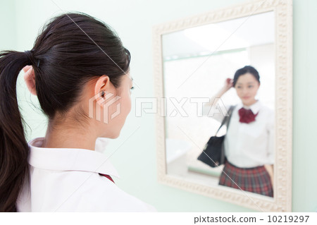 學校的女生 學校的女生 10219297