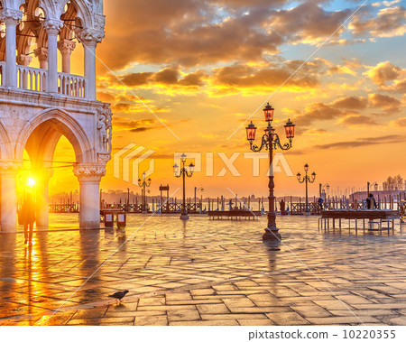 Sunrise in Venice 10220355
