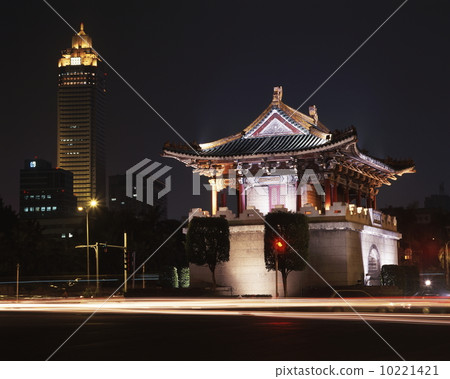 Gyeonggi Gate and Shinko Life Insurance Skyscape 10221421