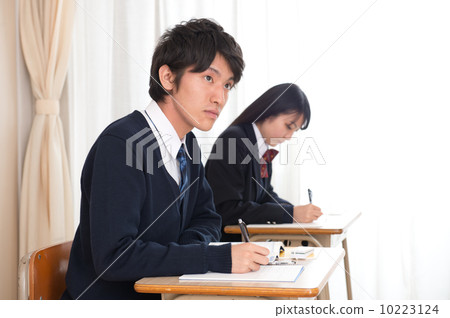 High school students taking classes High school students taking classes 10223124