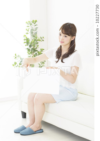young woman young woman 10227730