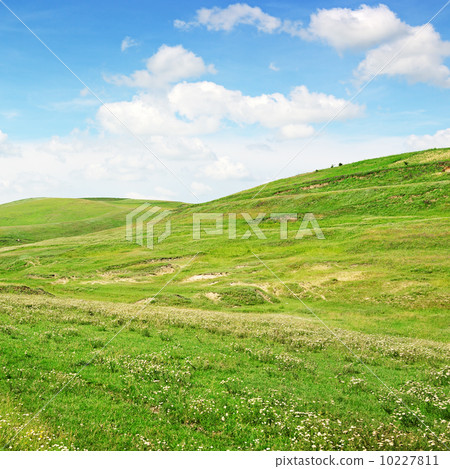 Mountainous terrain 10227811