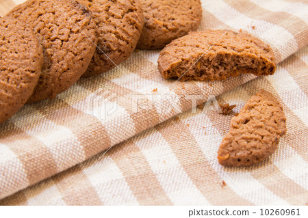 Chocolate chip cookies 10260961