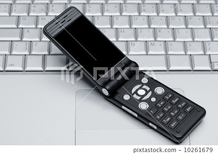 phone and computer 10261679