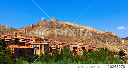 General view of city wall in Albarracin 10263078