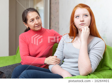 mother asks for forgiveness from daughter after quarrel mother asks for forgiveness from daughter after quarrel 10264401