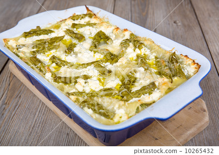 Fresh vegetarian lasagna with asparagus Fresh vegetarian lasagna with asparagus 10265432