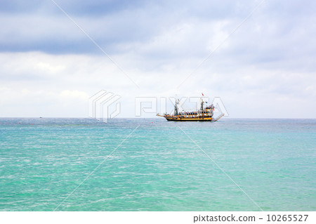 Ship in the sea, Side, Turkey Ship in the sea, Side, Turkey 10265527