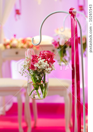 Beautiful flower arrangement in white and pink for wedding or ev Beautiful flower arrangement in white and pink for wedding or ev 10265543