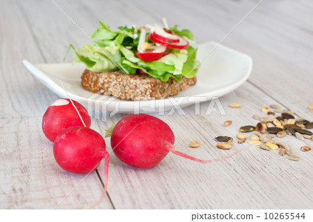Radishes with healthy sandwich with salad Radishes with healthy sandwich with salad 10265544