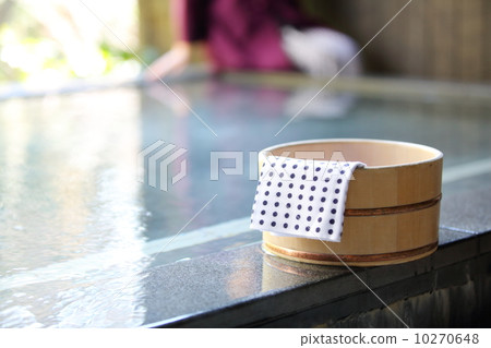 Hot spring · women 10270648