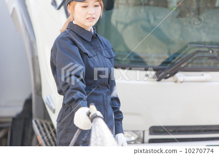 Car wash female track 10270774