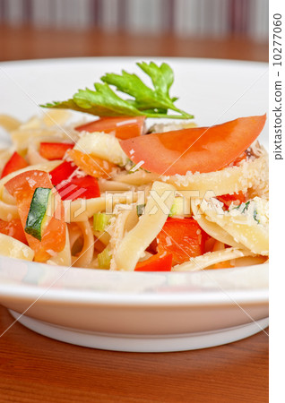 Penne pasta 10277060