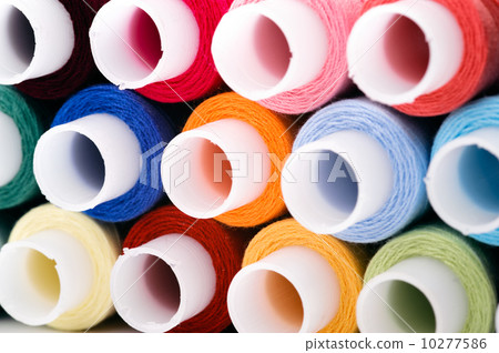 Assortment of multicoloured threads 10277586