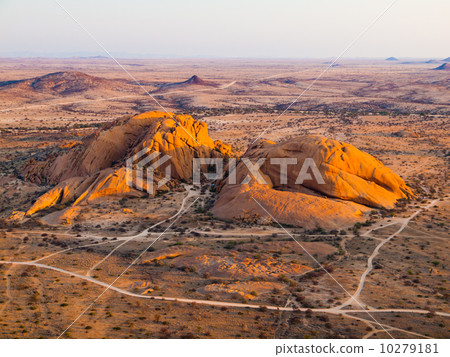 View from Pondoks in Spitzkoppe area 10279181