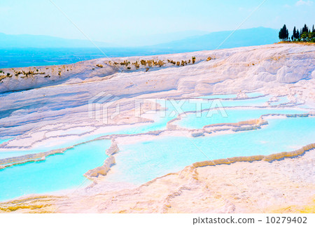 Travertines in Pamukkale, Turkey Travertines in Pamukkale, Turkey 10279402