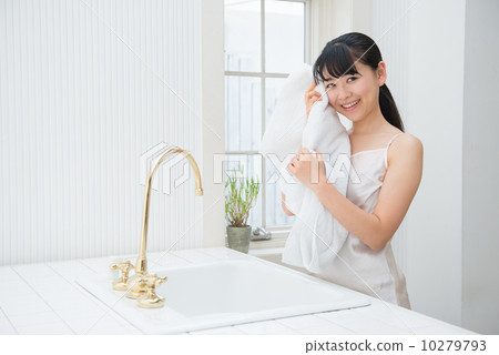 洗臉的女人 10279793