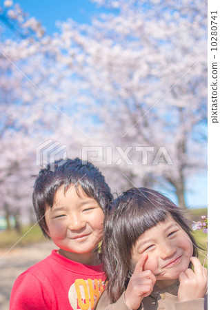 Sakura 2 people 10280741