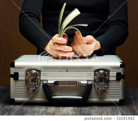 Storage and protection of cash and valuable items Storage and protection of cash and valuable items 10281982