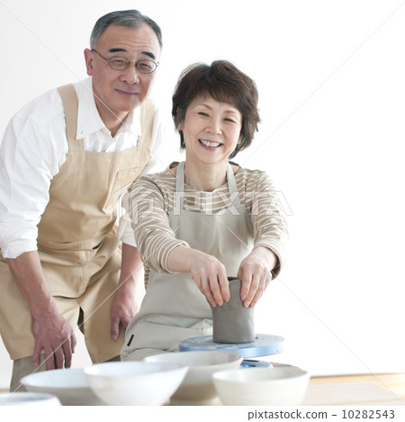 Senior couple doing ceramics Senior couple doing ceramics 10282543