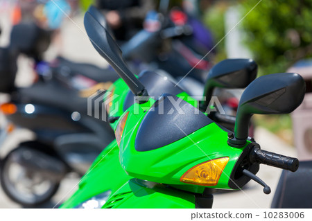 Green Scooter detail 10283006